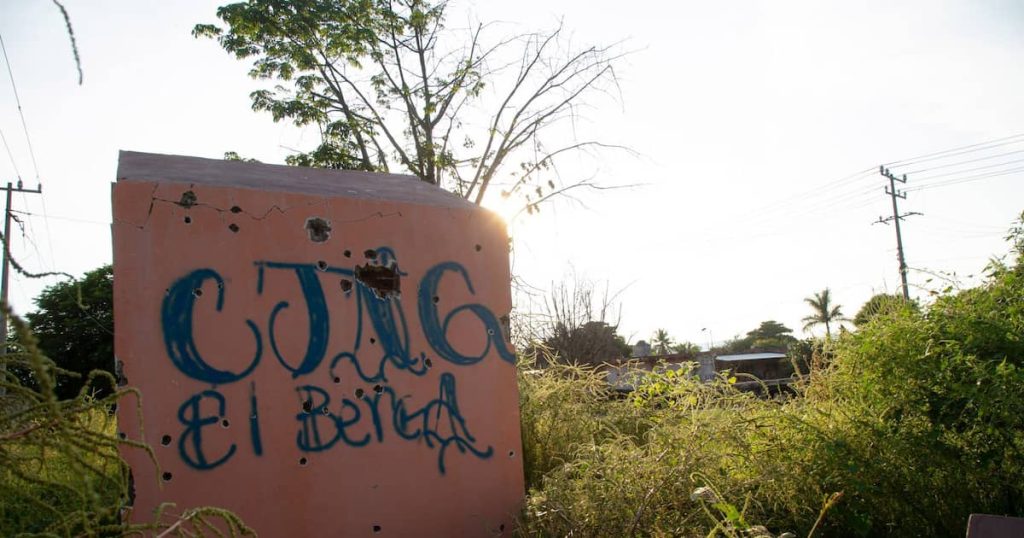 Jóvenes y narcotráfico en México: lo que revela la nueva generación que construye al crimen organizado Jóvenes y narcotráfico: la generación que construye al crimen